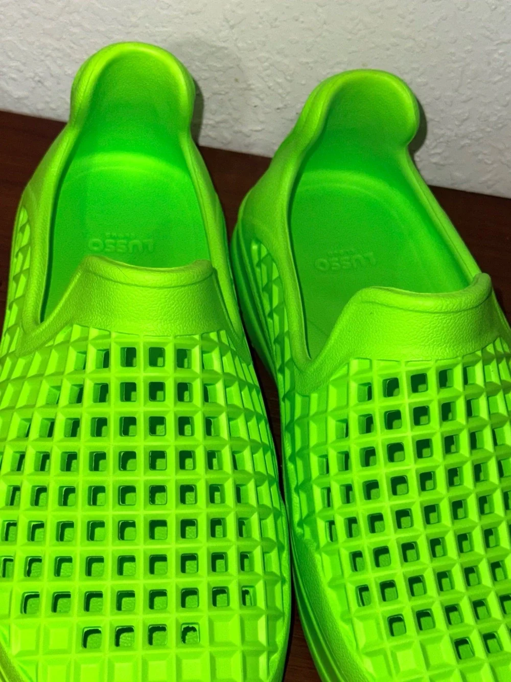 Mens Slip-On Foam Clog - Neon Green size 9 Us